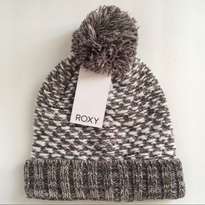 Roxy Knit Beanie Pom Grey White Pink